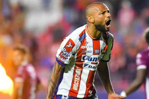 ¿Quién es Joao Pedro, el brasileño del Atlético de San Luis que rechazó al Pisa de Italia?