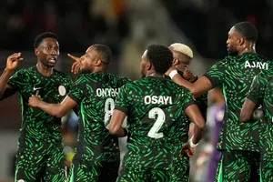 Nigeria, con cuadro suplente, golea a Uganda y se afianza a Octavos de Final