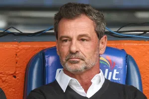 Diego Cocca lanza dura queja en derrota de Atlas: "La cancha no está a la altura de la Liga MX"