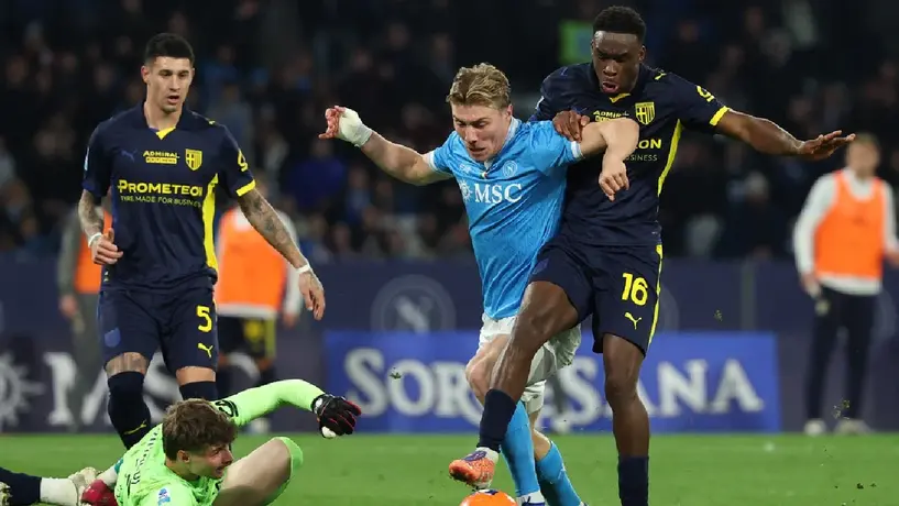 Napoli sufre golpe con un empate 0-0 ante Parma