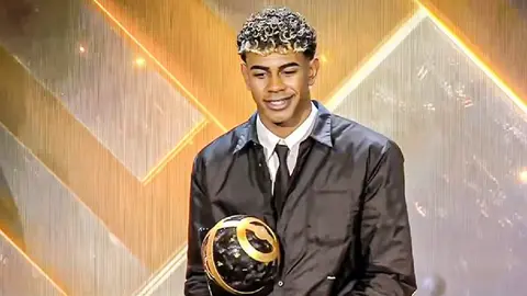 Así fue el momento en que Lamine Yamal hizo reír a Cristiano Ronaldo en los premios Globe Soccer 2025