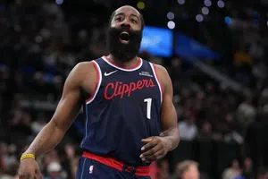 James Harden a Cavs, Darius Garland a Clippers en canje de estrellas