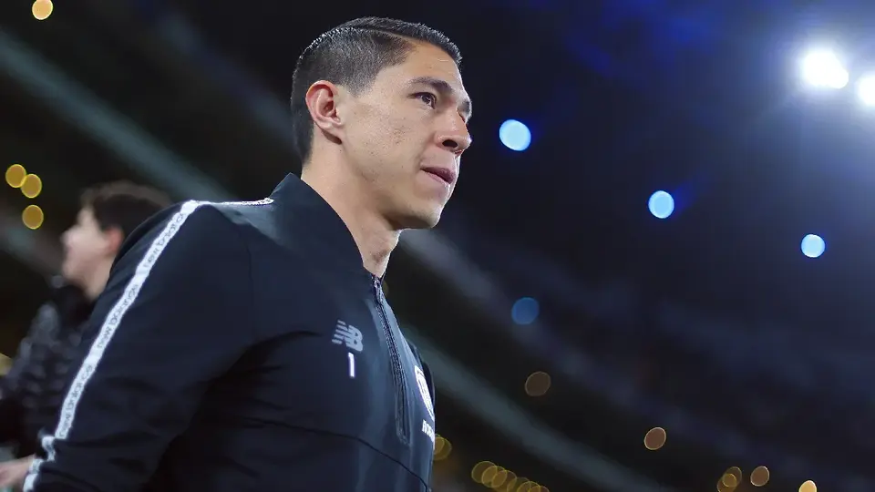 Así presumió Hugo González el escudo del Toluca a la afición de Rayados