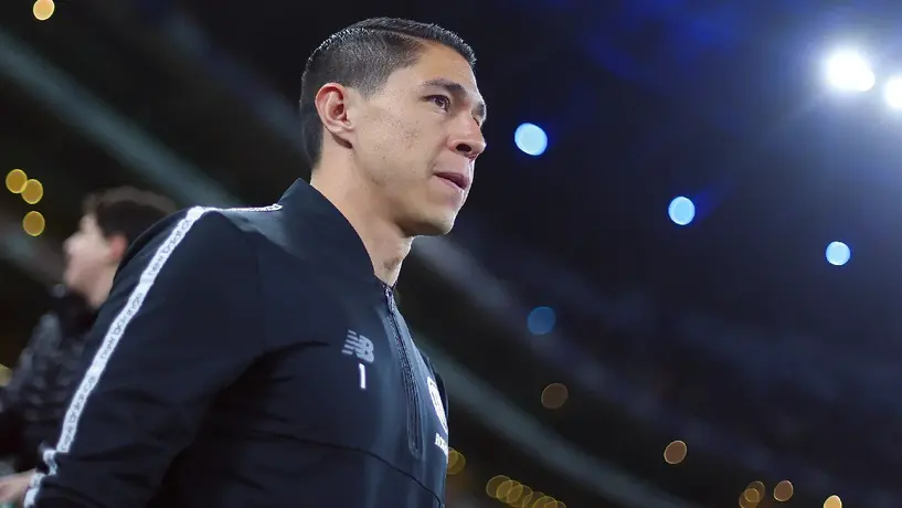 Así presumió Hugo González el escudo del Toluca a la afición de Rayados