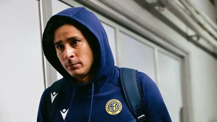Con un Guillermo Ochoa sobresaliente, AEL Limassol gana y se acerca a Ronda de Campeonato