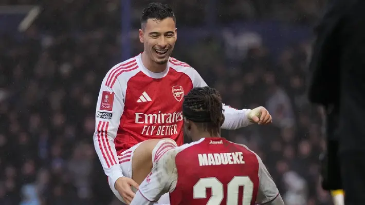 Martinelli firma su reivindicación en Fratton Park en la victoria del Arsenal