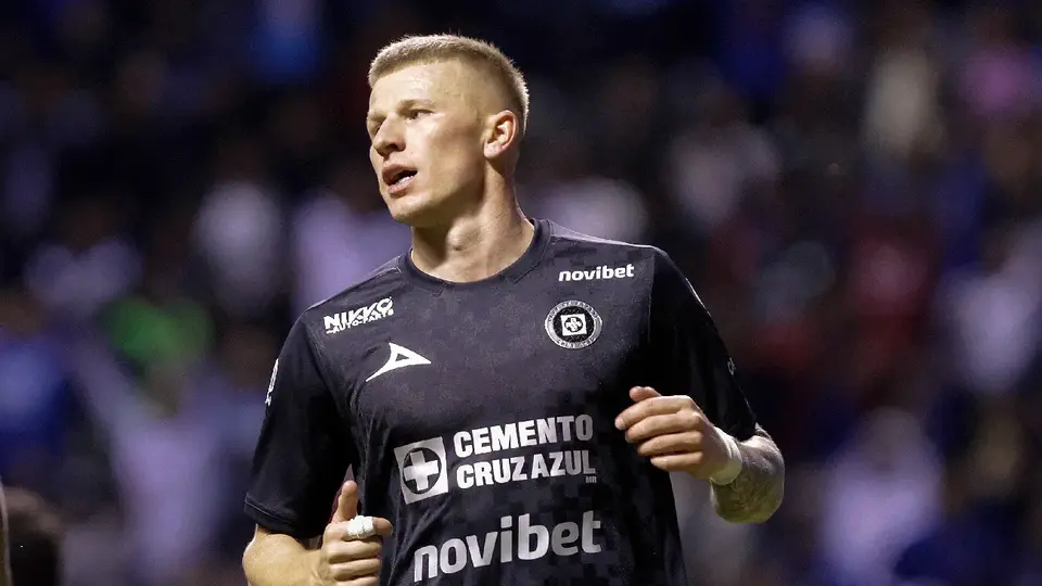 ¡Se va el polaco! Cruz Azul está a detalles de cerrar la venta de Mateusz Bogusz