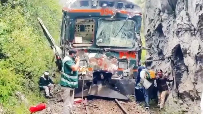 VIDEO / Ahora dos trenes turísticos chocan de frente: hay un muerto y más de 30 heridos