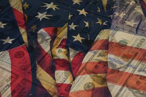 Dólar hoy 24 de diciembre de 2025: el peso aguanta y la divisa cae ligeramente