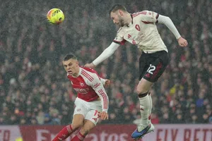 Arsenal empata sin goles ante Liverpool y deja ir la oportunidad de alejarse en la cima de la Premier League