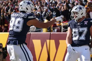 ¡Santa llegó a Dallas! Los Cowboys vencieron a Washington en el primer duelo navideño del día