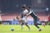 Juninho rescata el empate para Pumas ante León