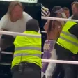 ¡Caos en la México! Aficionado norteamericano 'invade' el ring en plena función