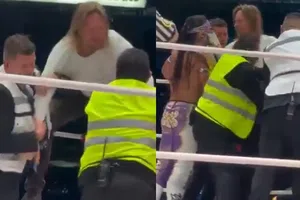 ¡Caos en la México! Aficionado norteamericano 'invade' el ring en plena función