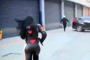 Reportera capta en vivo a policía del Edomex que presuntamente extorsionaba a un automovilista en Naucalpan