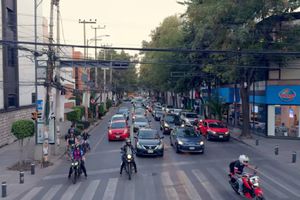 Motocicletas se disparan en la CDMX y desplazan al transporte público
