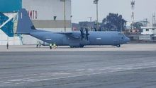 Avión militar C-130 Hércules de Estados Unidos aterriza en el Aeropuerto de Toluca