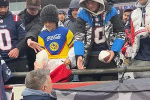 Presencia azulcrema en Foxborough: aficionado del América es captado en la victoria de Patriots