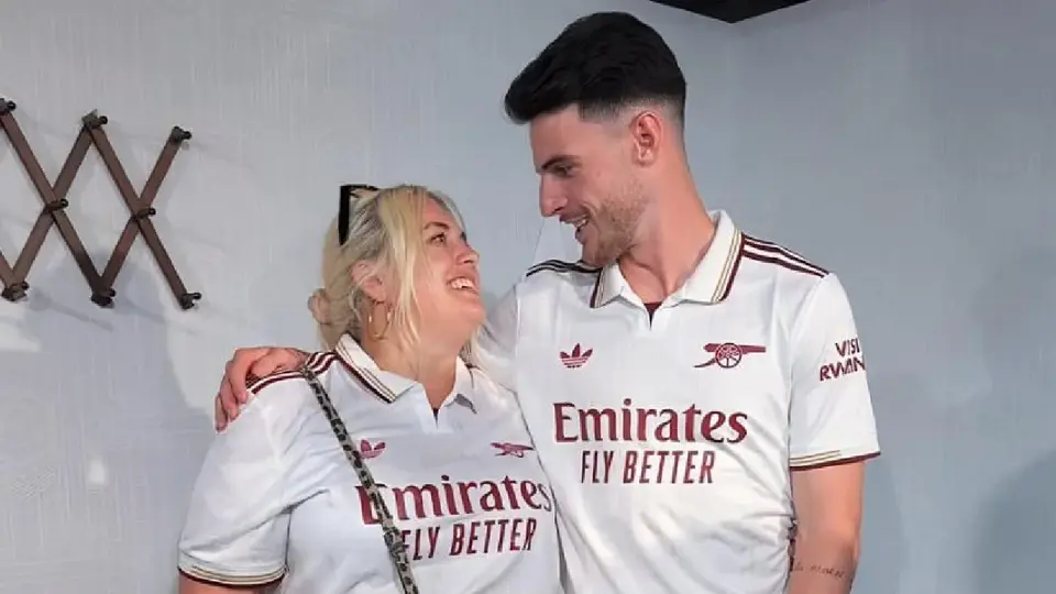 “Es un amor real sin estereotipos como otros”: Defienden a Declan Rice por críticas a su novia