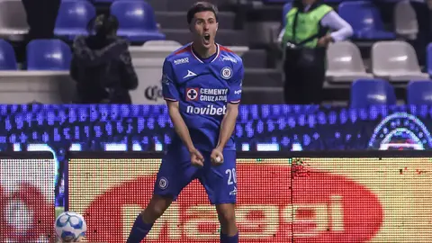 Cruz Azul vence al Puebla con gol de Paradela