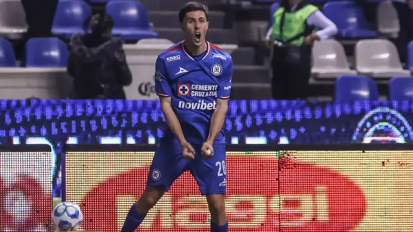 Cruz Azul vence al Puebla con gol de Paradela