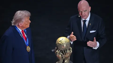 De recibir el Premio de la Paz de la FIFA a atacar Venezuela: La paradoja de Trump en 29 días