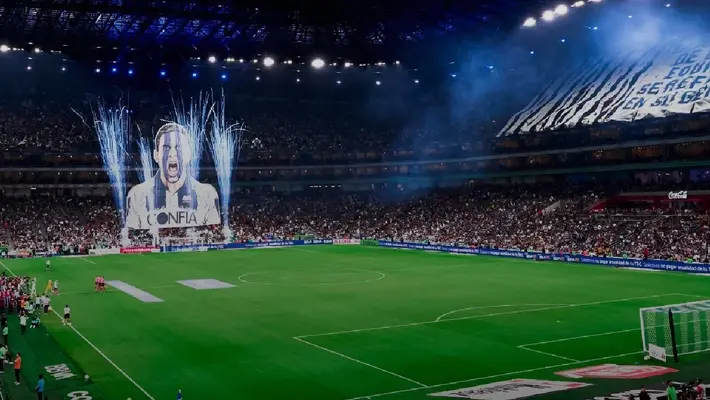 Exjugador de Rayados de Monterrey desata locura con golazo de media cancha