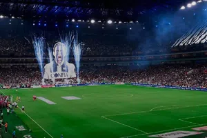 Exjugador de Rayados de Monterrey desata locura con golazo de media cancha