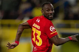 Quiñones la rompe en Arabia, ya son 47 sus participaciones en goles