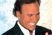 Julio Iglesias enfrenta presunto caso de abuso: “Me sentía un objeto”