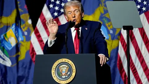 Donald Trump se lanza contra el T-MEC: "no necesitamos autos hechos en México"