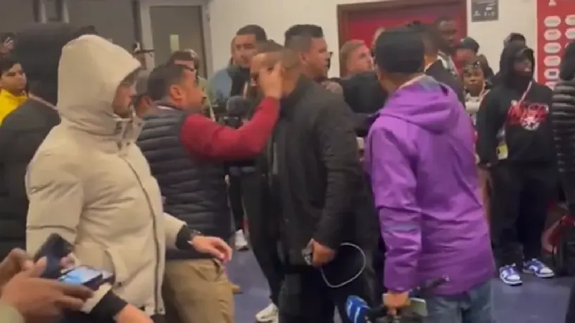 ¡Inédito! Periodistas entran en pleito en sala de prensa tras duelo de Copa Africana de Naciones