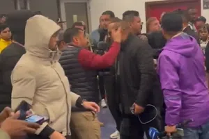 ¡Inédito! Periodistas entran en pleito en sala de prensa tras duelo de Copa Africana de Naciones