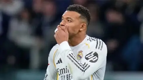 Xabi Alonso no asegura que Mbappé juegue contra Barcelona: "No somos kamikazes"