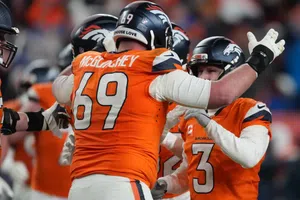 ¡A galope! Denver avanza a la Final de Conferencia tras eliminar a Buffalo en una locura de partido