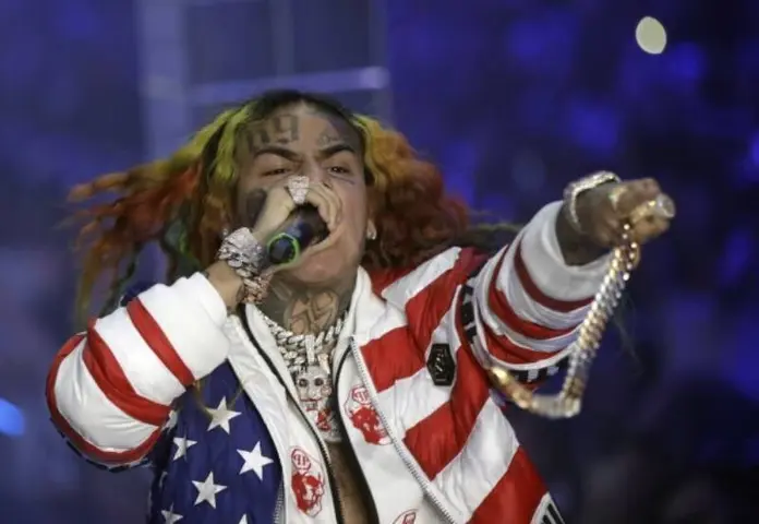 Tekashi 6ix9ine volvió a llamar la atención tras salir de prisión./ AP