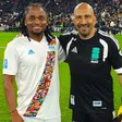 Sipiwe Tshabalala presume foto con Óscar Pérez; 16 años después del Mundial de Sudáfrica