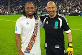Sipiwe Tshabalala presume foto con Óscar Pérez; 16 años después del Mundial de Sudáfrica