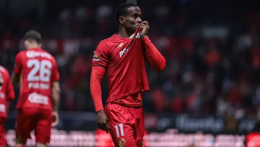 Helinho con Toluca | IMAGO7