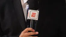 Comentarista de ESPN se mete en pleito por Trump y termina por responder con sus ‘mejores goles’