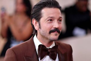 Golden Globes 2026: Diego Luna otra vez se quedó cerca; perdió ante Noah Wyle de The Pitt