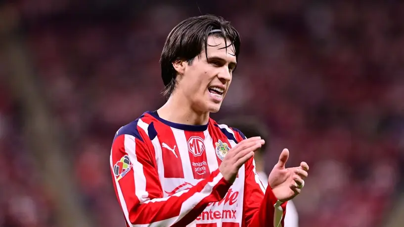 Diego Campillo vuelve a una convocatoria de Chivas tras varios meses fuera de las canchas