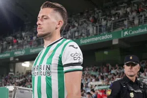 ¿El nuevo Fidalgo? Santos y Necaxa se pelean el fichaje de Ismael Ruiz desde España