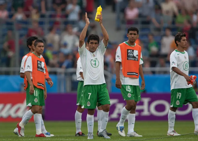 Ramón Morales y Sinha con la Selección Mexicana en la Copa Confederaciones 2005 | MEXSPORT
