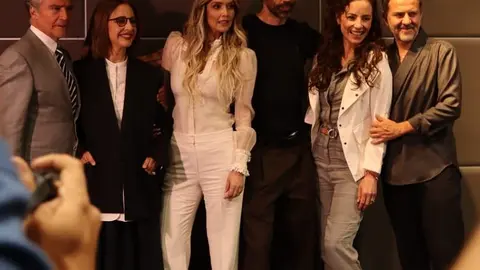 El reparto también integra a figuras de trayectoria como Claudia Ramírez y René Casados. / CONTRA: Laura Medrano