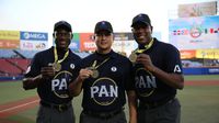 Confederación de Béisbol Profesional del Caribe y P.A.N. reconoce a los Umpires de la Serie Mundial
