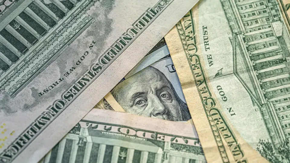Es buen momento para comprar dólares o cambiar, según tus intereses / FREEPIK
