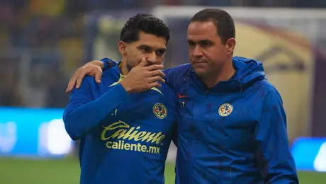 André Jardine apaga la polémica con Henry Martín: “Mientras yo esté aquí, él siempre será capitán”