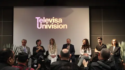 En conferencia de prensa, el productor Roy Rojas presentó al elenco de "El Renacer de Luna". / CONTRA: Laura Medrano