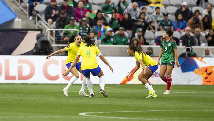 Jugadoras de Brasil celebran ante México en la Copa Oro Femenina 2024 | IMAGO 7